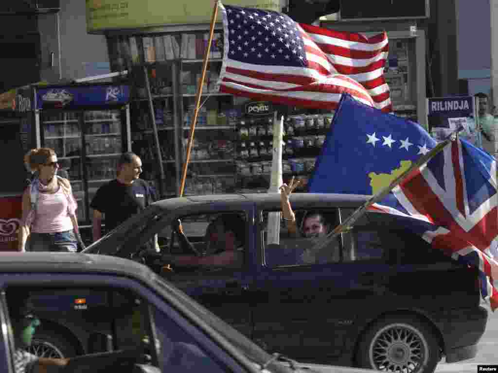 Kosovski Albanci proslavljaju mišljenje suda, 22. jul 2010.