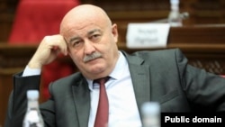 Պատգամավոր, նախկին ՔՊ-ական Հովիկ Աղազարյան, արխիվ