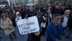 Protesti u Beogradu održani 10. aprila zbog protjerivanja desetina stranih državljana iz Srbije.