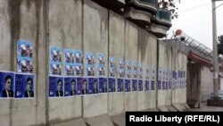 With the country's presidential campaign getting under way on February 2, candidates have been posting election posters in Afghan towns and cities. A music contest has also been organized to remind people of their right to vote and to participate in the electoral process.