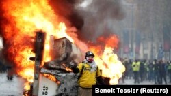 Pariz, protesti zbog poskupljenja cene goriva
