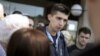 Mladen Obradović vođa "Obraza" ispred Prvog osnovnog suda u Beogradu, 27. mart 2012.