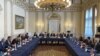 Član Predsjedništva Bosne i Hercegovine Denis Bećirović sa šefom Delegacije Evropske unije (EU) u BiH Luiđijem Sorekom (Luigi Soreca) i ambasadorima država članica EU u BiH u Sarajevu, 6. marta. 