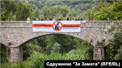 People living near the Kresna Gorge fear the new Struma Highway will not only harm the region's pristine environment but complicate their lives. 