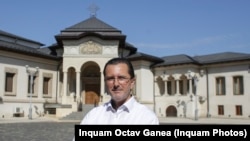 Purtătorul de cuvânt al Bisericii Ortodoxe Române i-a atacat în două rânduri pe responsabilii politici de ceea ce se întâmpla în azilele groazei. 